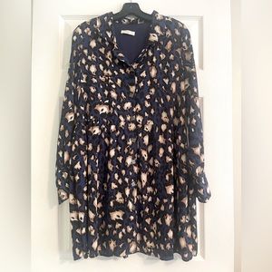 NWT Chrysanthemum Button Front Shirt Medium Dress with Pockets and Side Seam